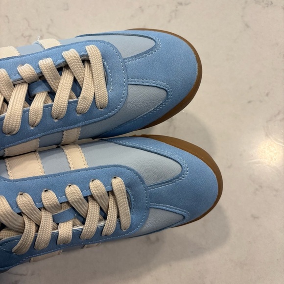 NWOT Dolce Vita DV rascal sneakers in blue and white - Picture 6 of 7